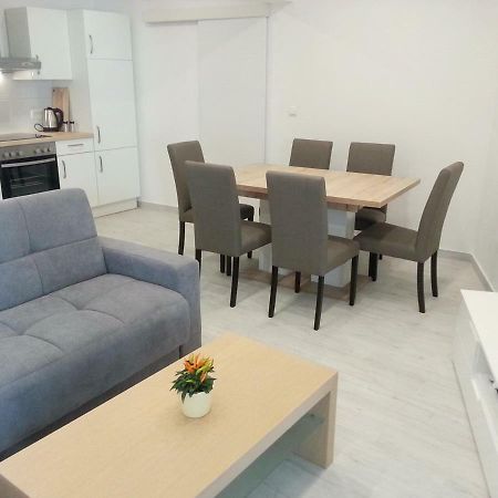 Apartment Rika Omis Exterior photo