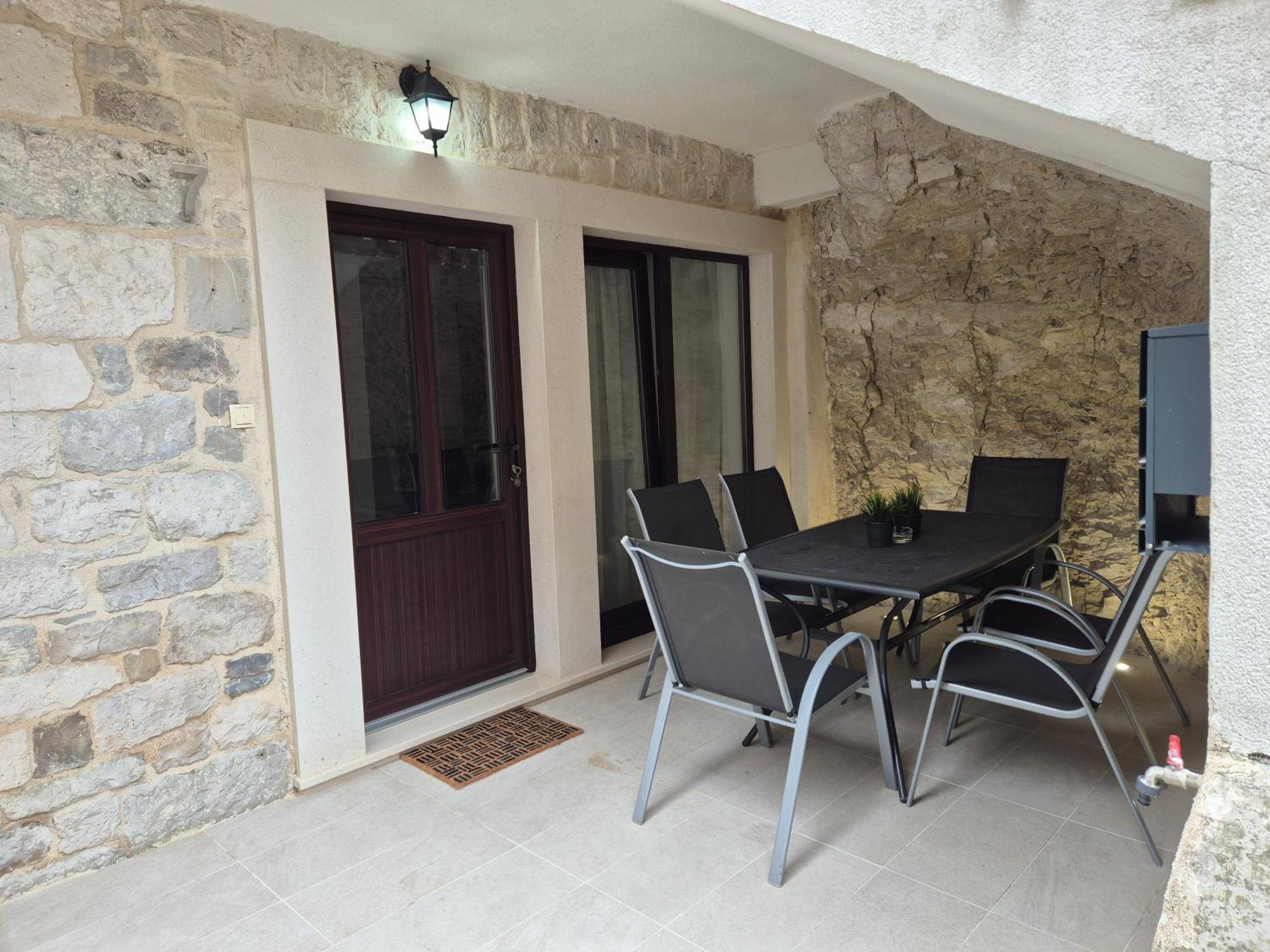 Apartment Rika Omis Exterior photo
